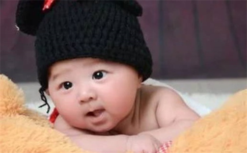 如何给2026年06月08日出生的张姓男宝宝起个好名字？专业分析与建议