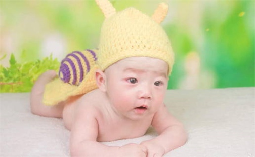 李姓2026年04月11日出生的男孩子五行缺什么？如何科学取名